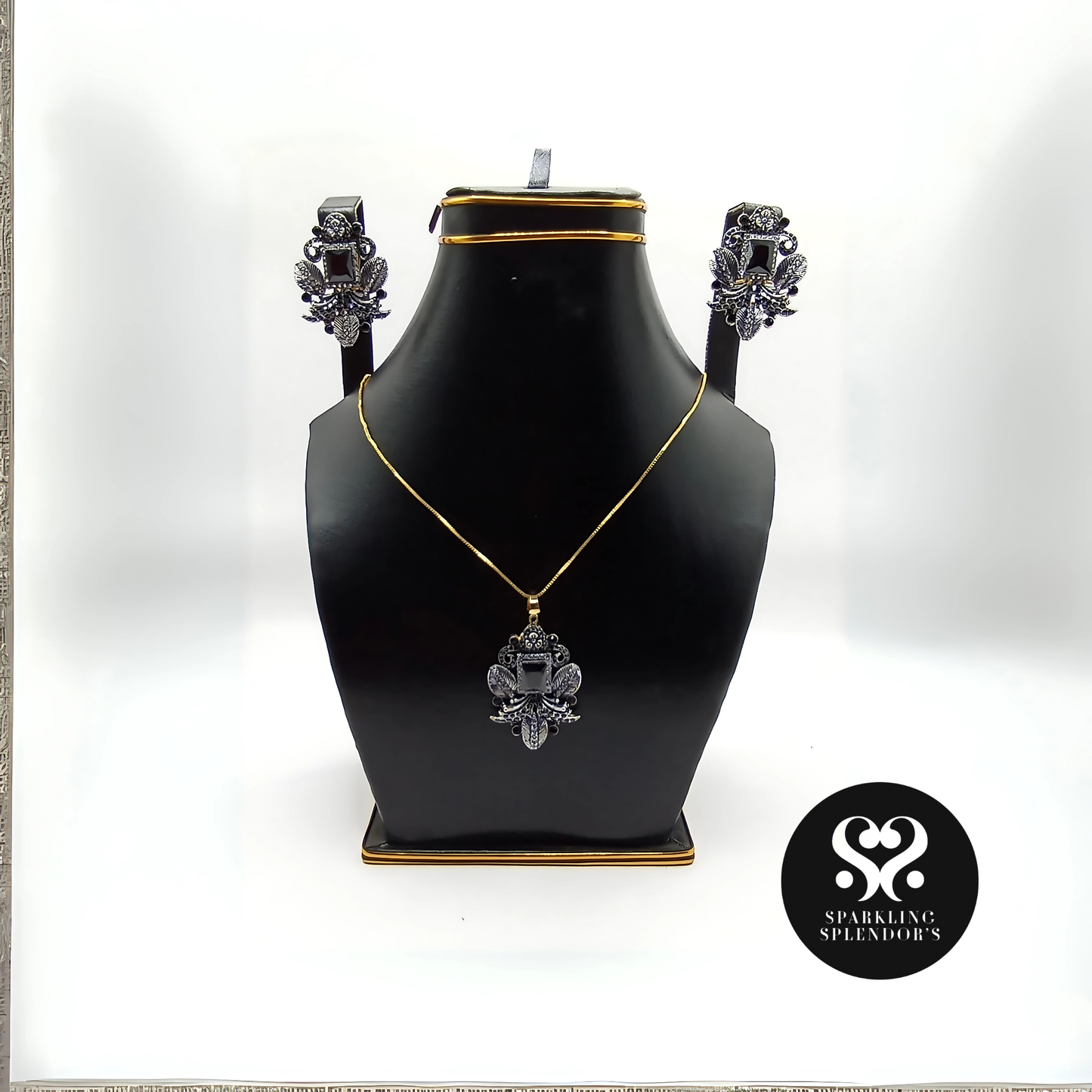 Crimson Empress Pendant Set