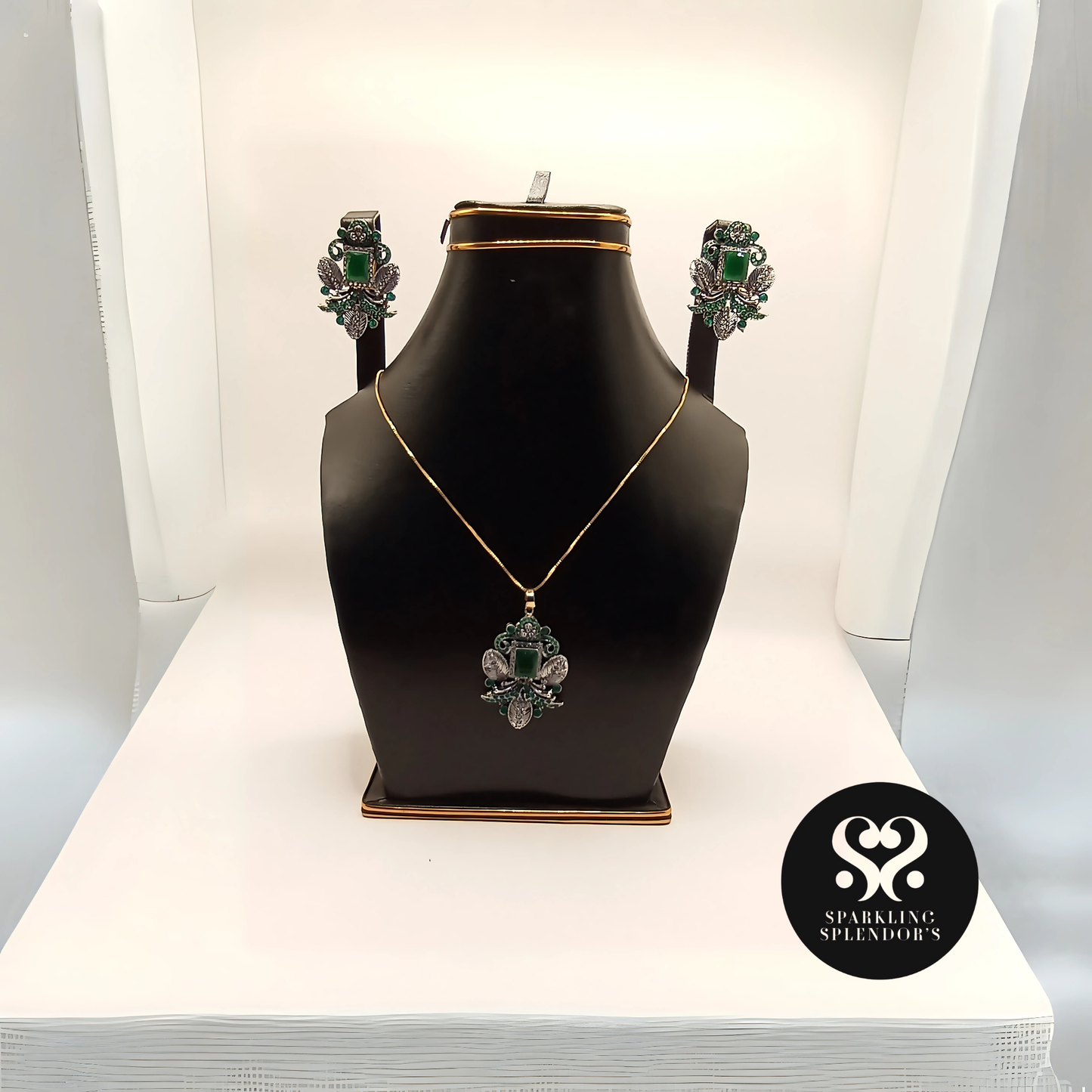Crimson Empress Pendant Set