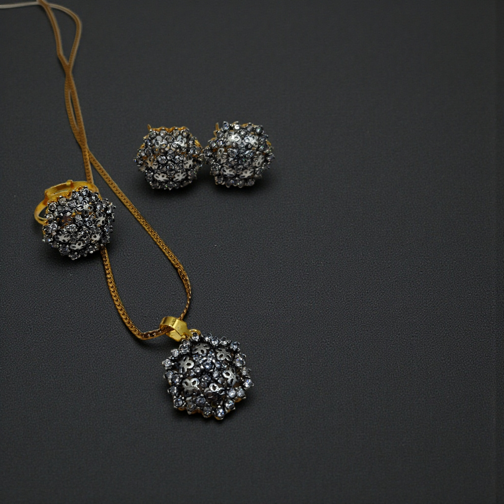 Vintage Snowflake Crystal Jewelry Set – Gold-Plated Necklace, Earrings & Ring