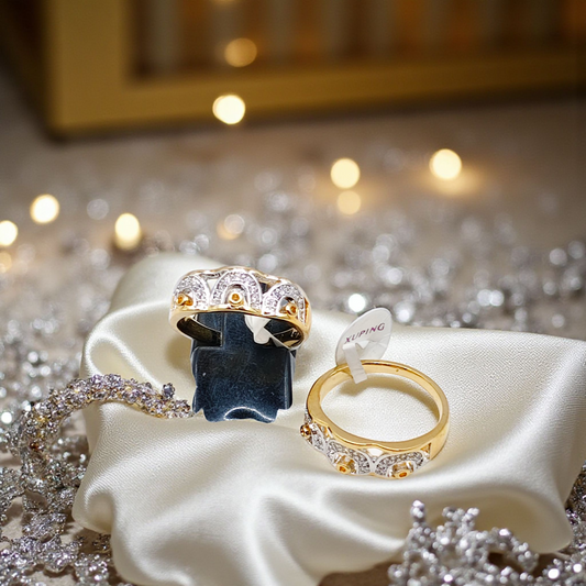 "Elegant Arc Pattern Band Ring"