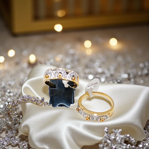 "Elegant Arc Pattern Band Ring"