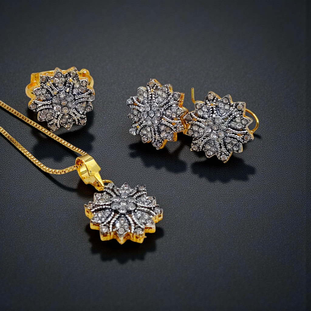 Vintage Snowflake Crystal Jewelry Set – Gold-Plated Necklace, Earrings & Ring