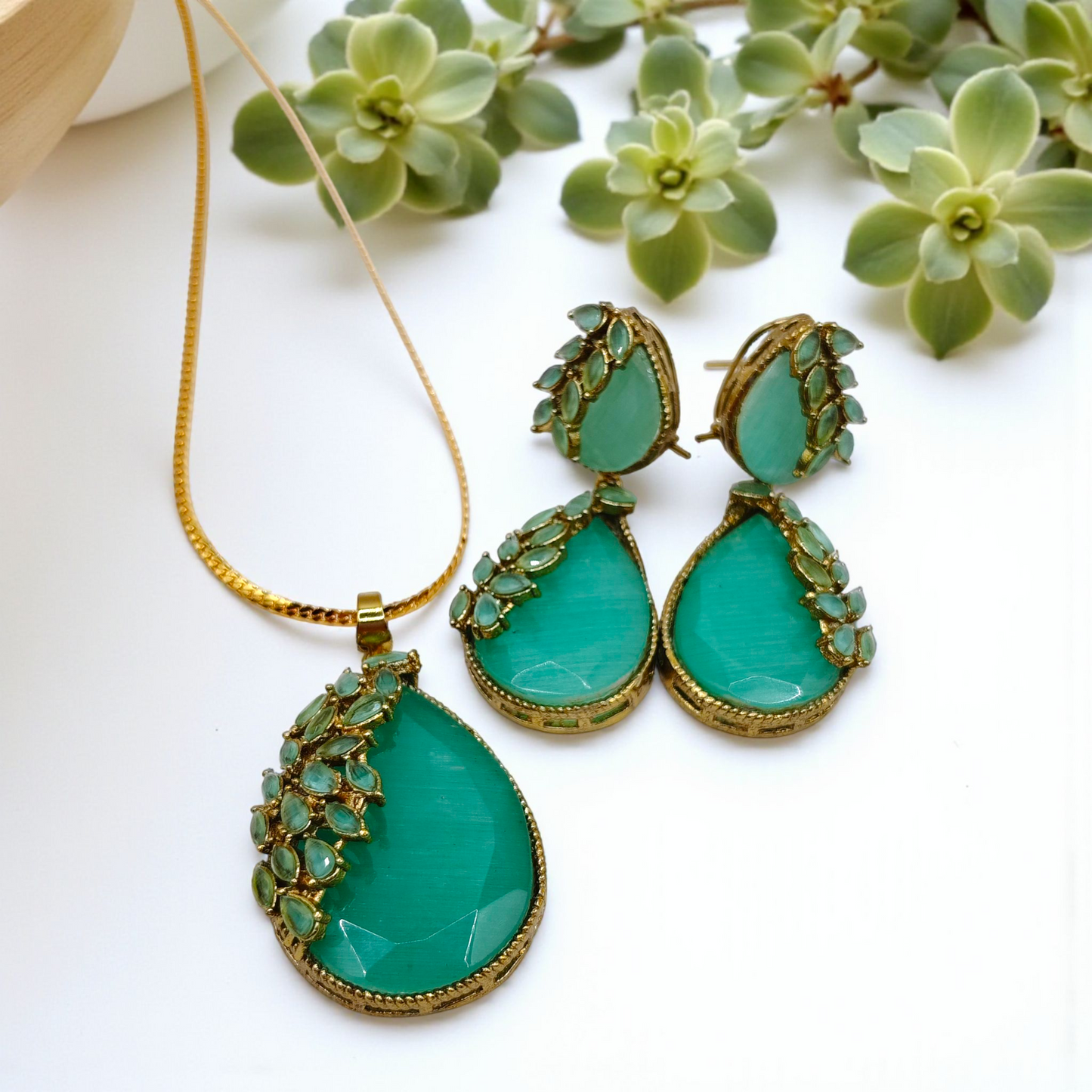 ✨ Elegant Teardrop Necklace & Earrings Set – Available in 4 Colors