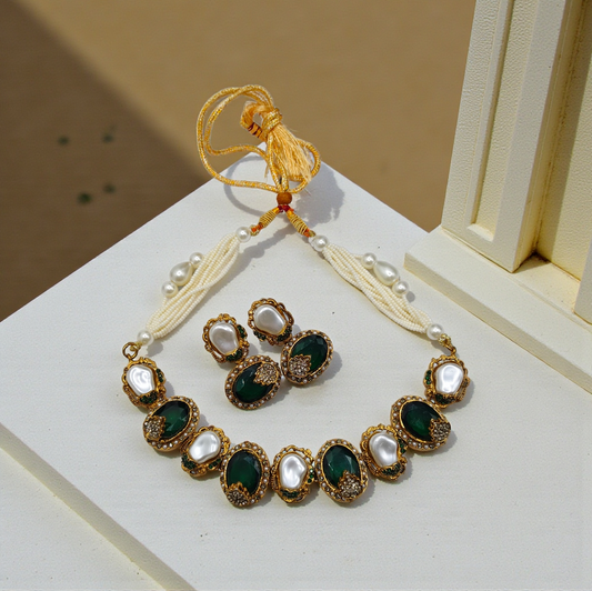 ✨ Regal Pearl Gold-Plated Jewelry Set – Statement Necklace with Matching Earrings