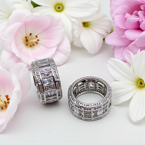 "Eternity Luxe Baguette Band – Bold Statement Ring"