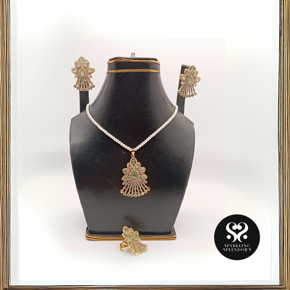 "Pearl Grace Fan Pendent– Mint Green Elegance"