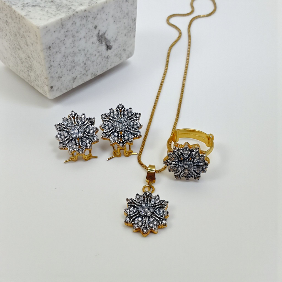 Noor Bloom Pendent – Sparkling Floral Radiance