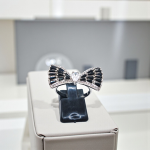 Crystal Wreath Ring with Pearl Accent and Bow Detail