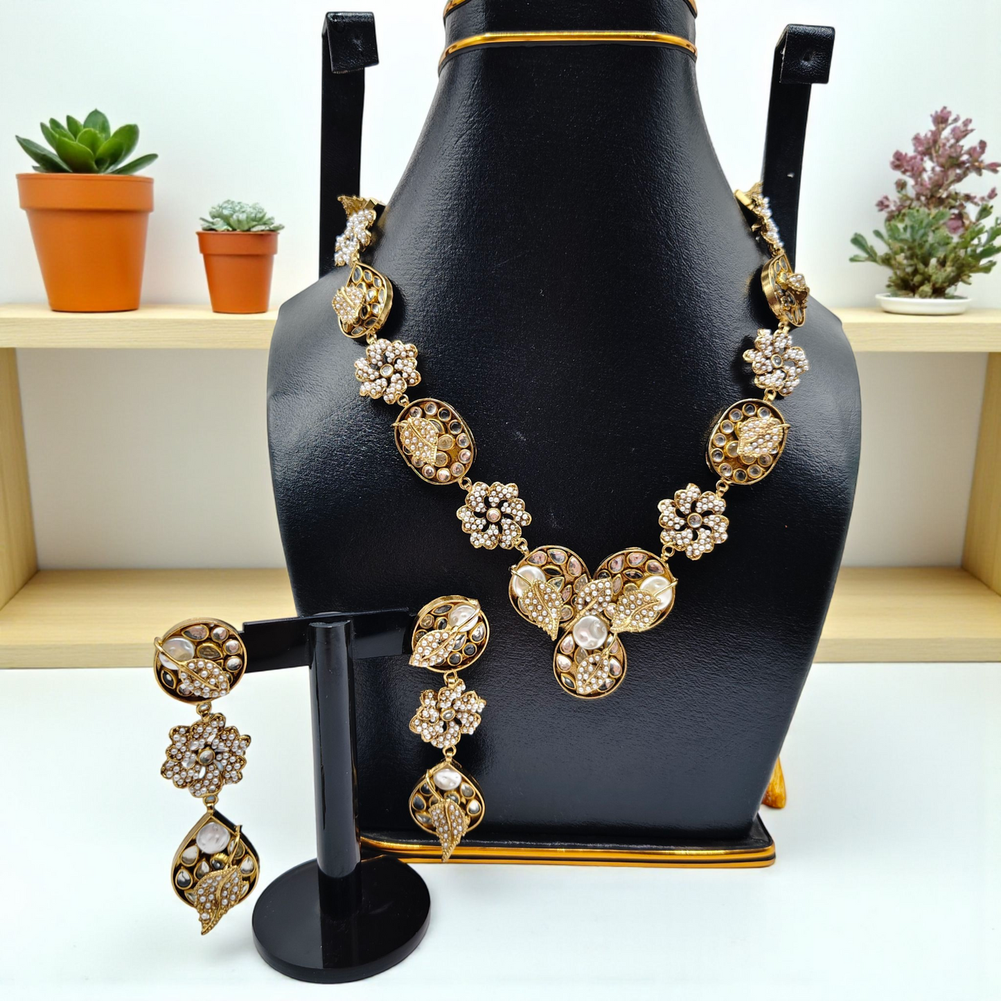Golden Floral Necklace & Earrings Set – Pearl & Crystal Design