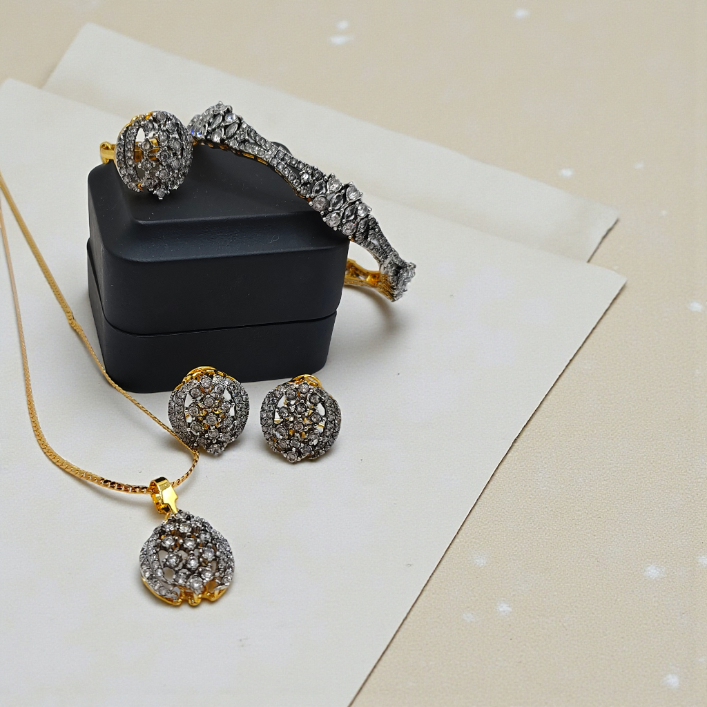 Luxury Gold-Plated Crystal Diamond Cut Jewelry Set