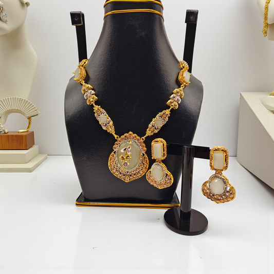 ✨ Traditional Stone & Pearl Malla Set – Necklace with Earrings