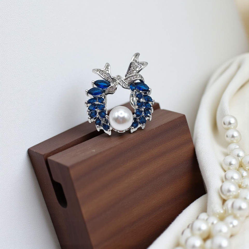 Crystal Wreath Ring with Pearl Accent and Bow Detail