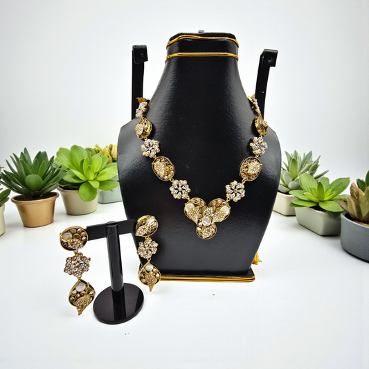 Golden Floral Necklace & Earrings Set – Pearl & Crystal Design