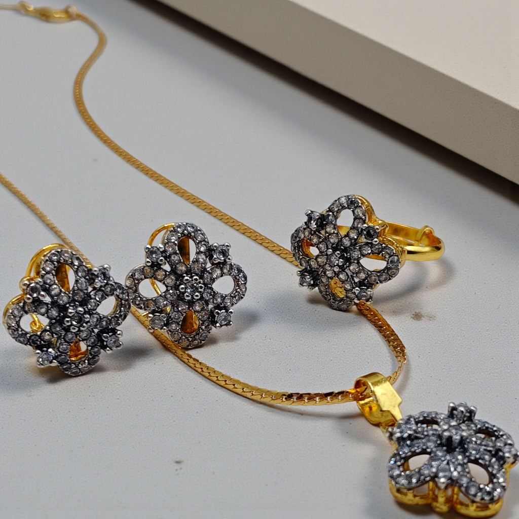 Vintage Snowflake Crystal Jewelry Set – Gold-Plated Necklace, Earrings & Ring