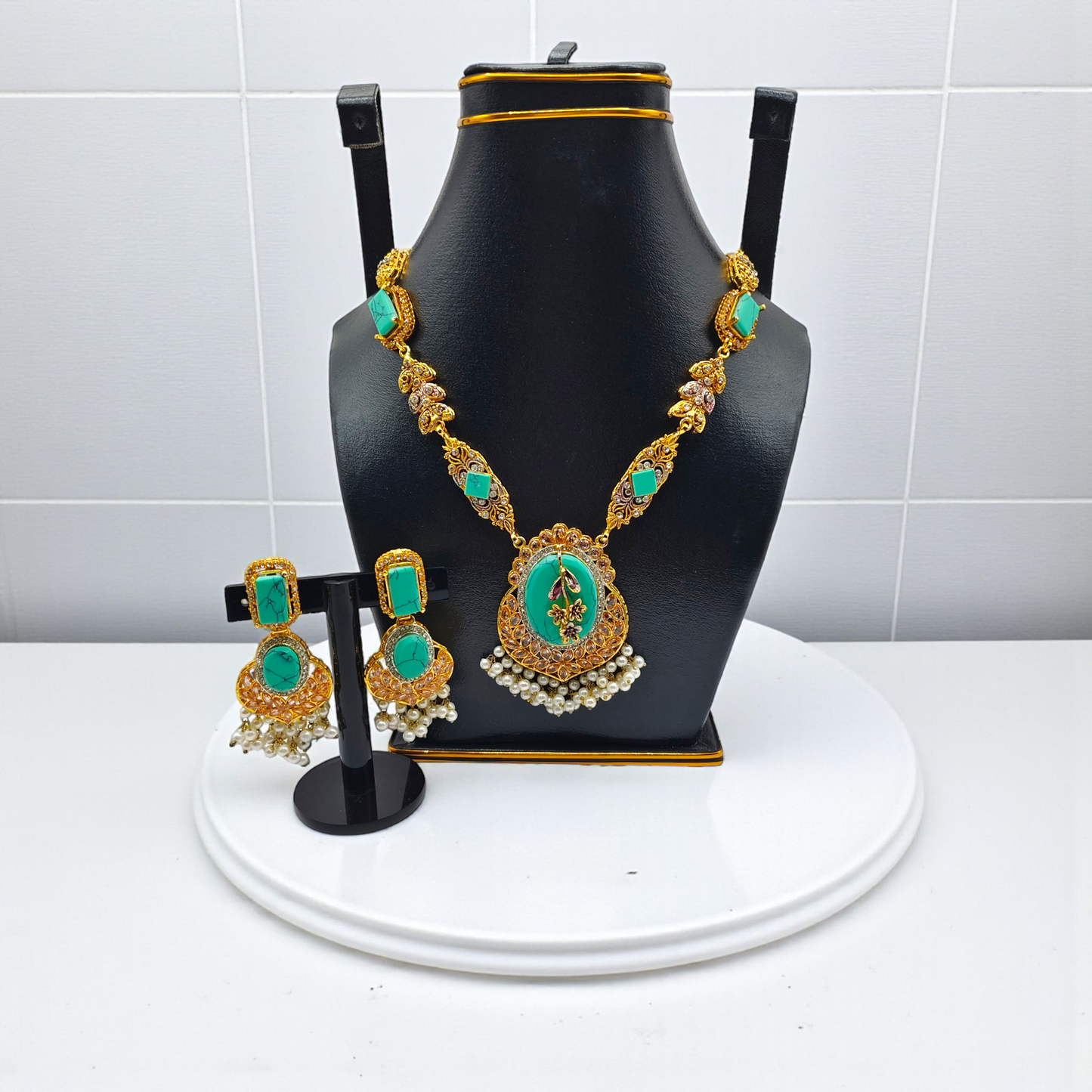 ✨ Traditional Stone & Pearl Malla Set – Necklace with Earrings